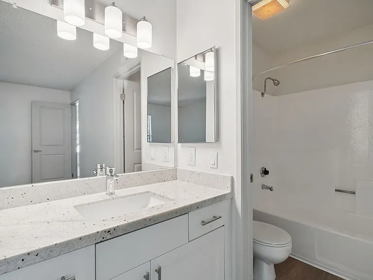 Hensley at Corona Pointe — Photo 16