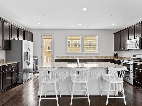 2nd image of 730 Cobbler Pl Unit 1