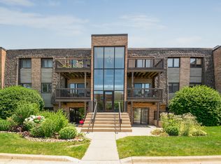 1420 Stonebridge Cir APT N3, Wheaton, IL 60189