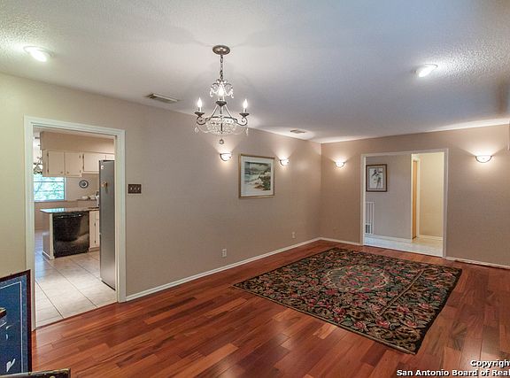 4th image of 8114 Robin Rest Dr