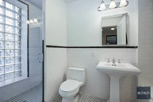 Sold by Bond New York | media 3