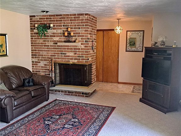 4th image of 110 Shady Dr