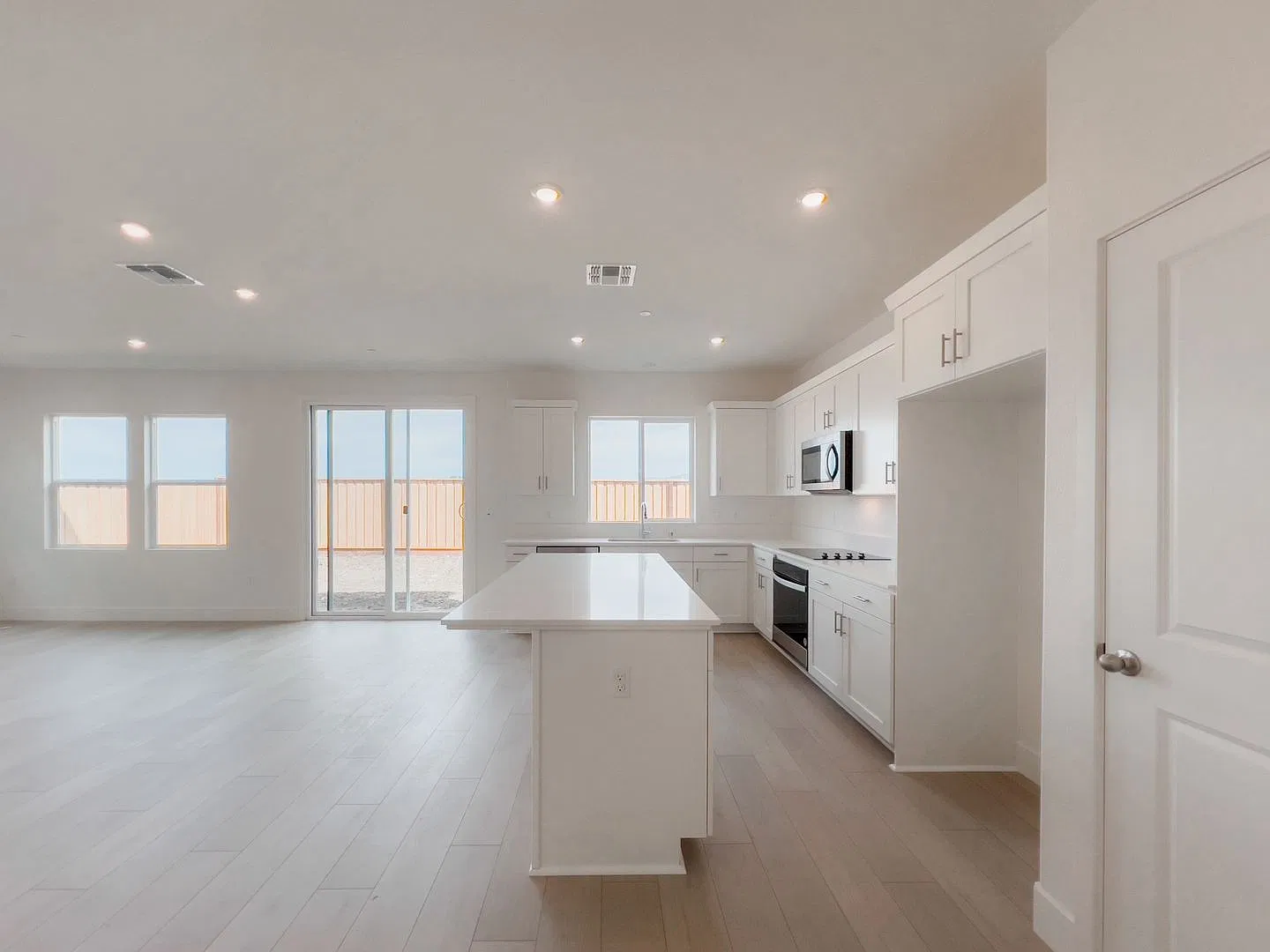 Beautiful Modern Home in Watson Ranch, American Canyon — Photo 3