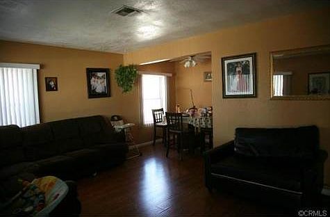 4th image of 4046 Walnut Ave