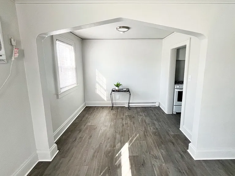181 Orleans Cir — Photo 2