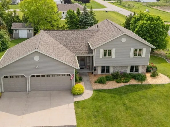 N1904 Bon Bon Ct, Greenville, WI 54942