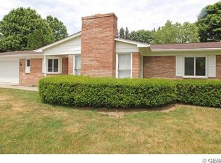 830 Partridge Ln, Webster, NY 14580