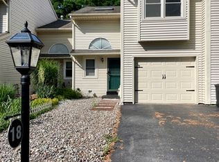 18 Wilan Ln, Albany, NY 12203