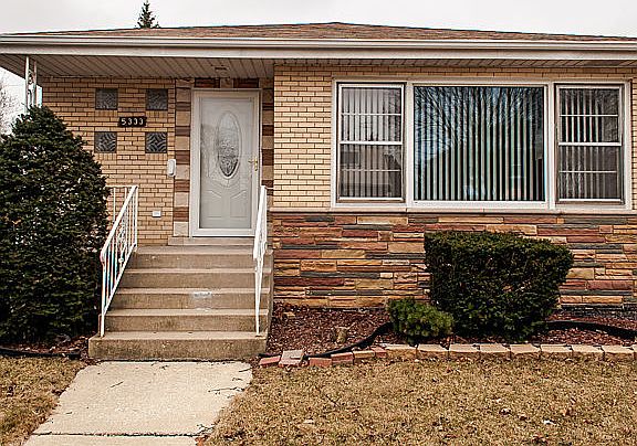 2nd image of 5333 S Nordica Ave