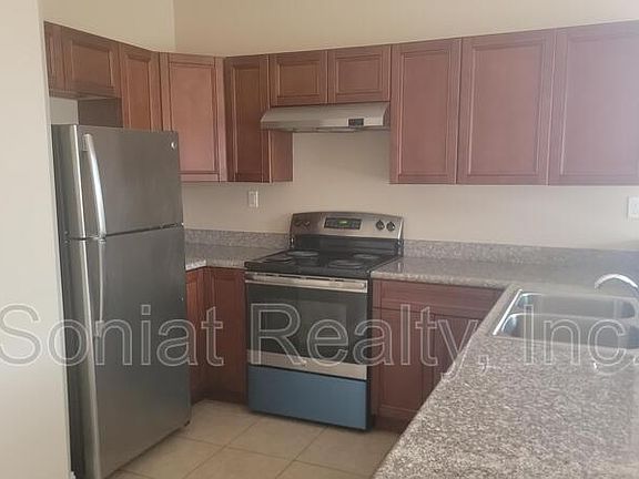 5th image of 6240 Warrington Dr #6240