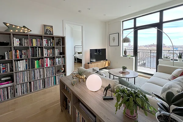 Rented by Nooklyn NYC LLC | media 19