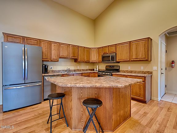 5th image of 11390 Greenfield Dr