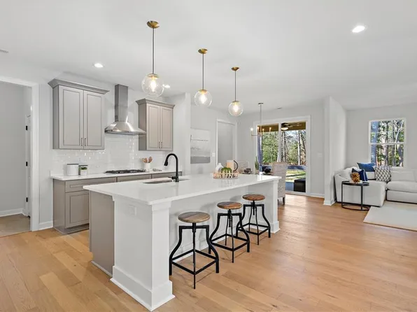 1237 Sebastian Ct, Chesapeake, VA 23322