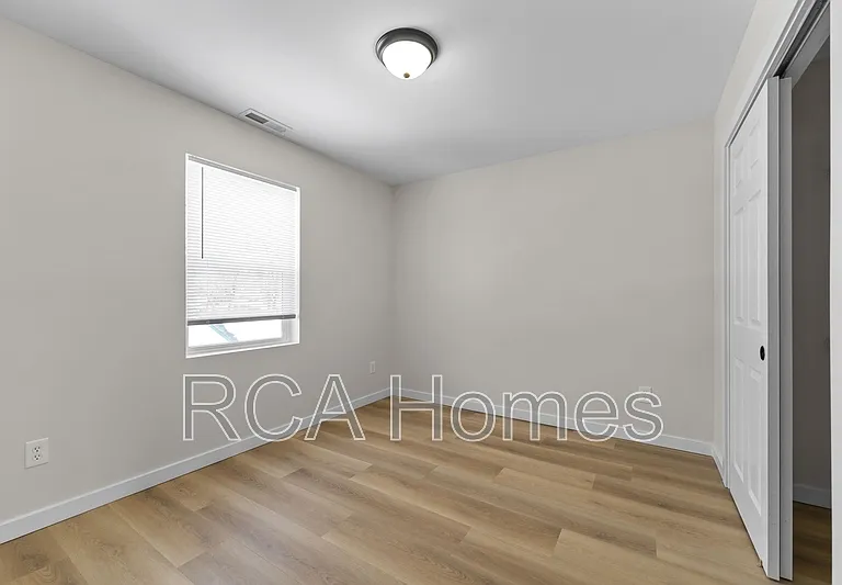 2827 Adams St — Photo 10