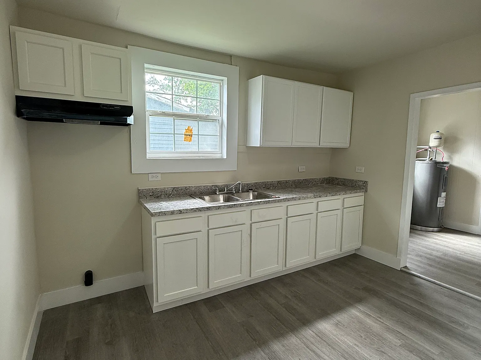 4 bed, 1432 sqft, $1,200 — Photo 2