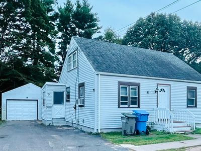 108 Middle Turnpike West, Manchester, CT, 06040