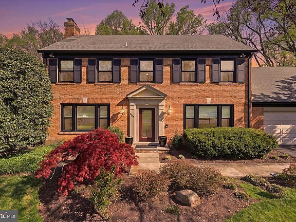 3rd image of 9708 Spring Ridge Ln