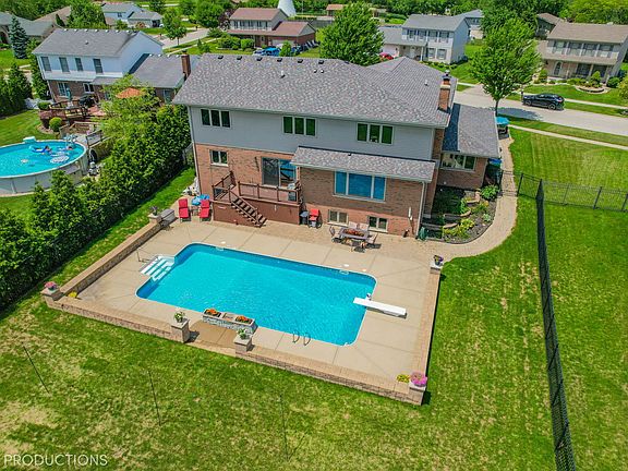 3rd image of 12559 W Moorland Dr