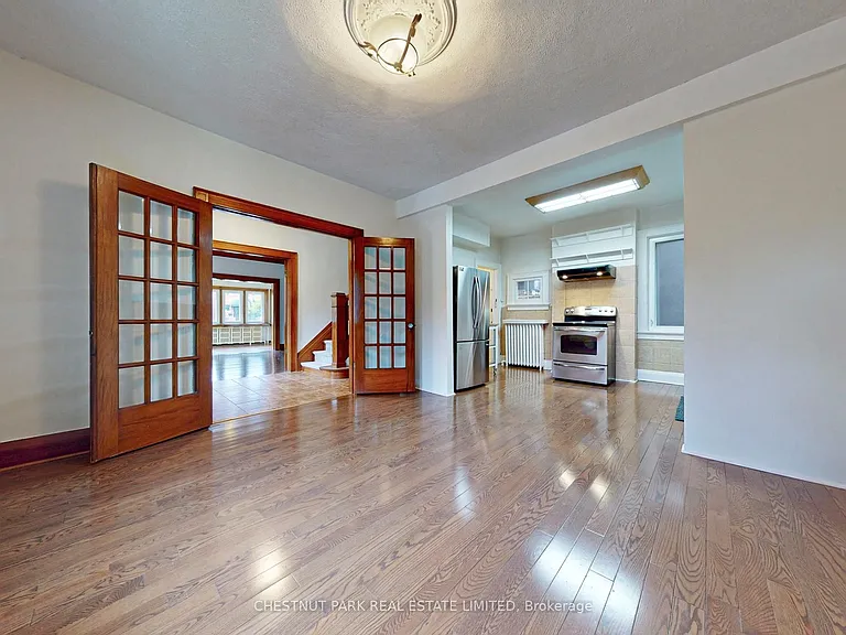 114 Colin Ave — Photo 15