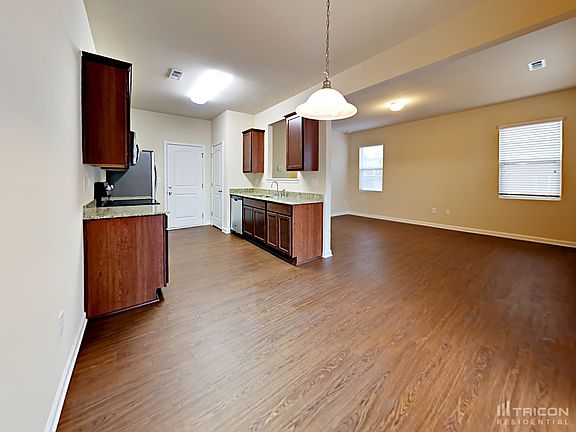 4th image of 2039 Aragon Ln