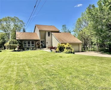 2348 Berg Rd, West Seneca, NY, 14218