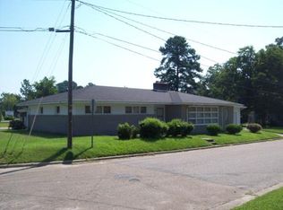 702 Baker St E, Ahoskie, NC 27910