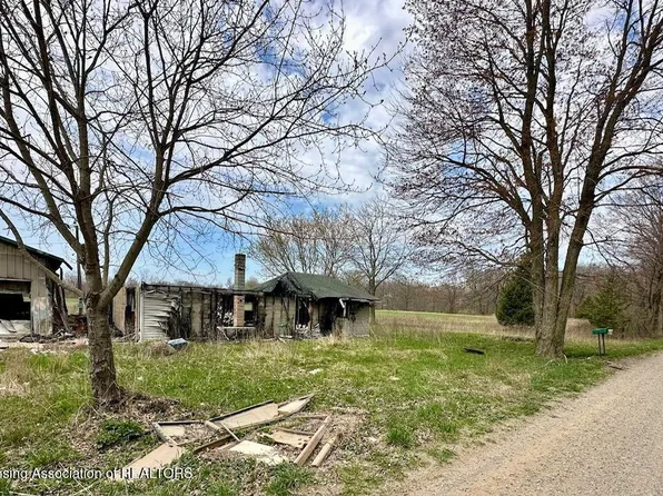 10882 Cedar Lake Rd, Fenwick, MI 48834