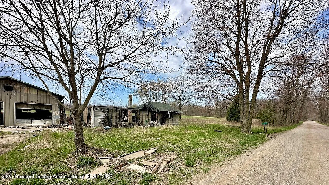 10882 Cedar Lake Rd photo 1