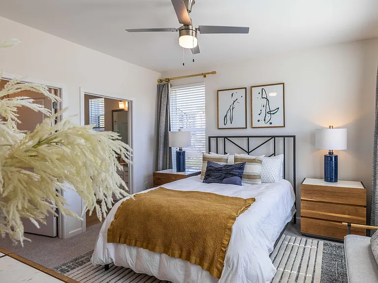 Evolve at Parkway Apartment Homes — Photo 36