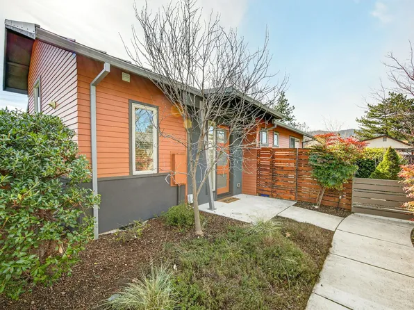 98 Dunn Cir, Ashland, OR 97520