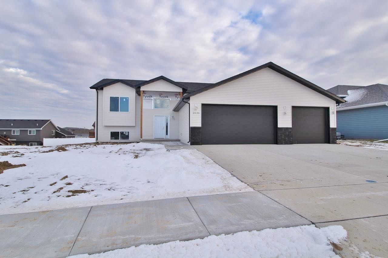 2636 18th St NW, Minot, ND 58703 MLS 231791 Zillow