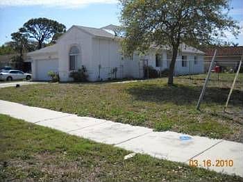 1st image of 616 NE 1st St