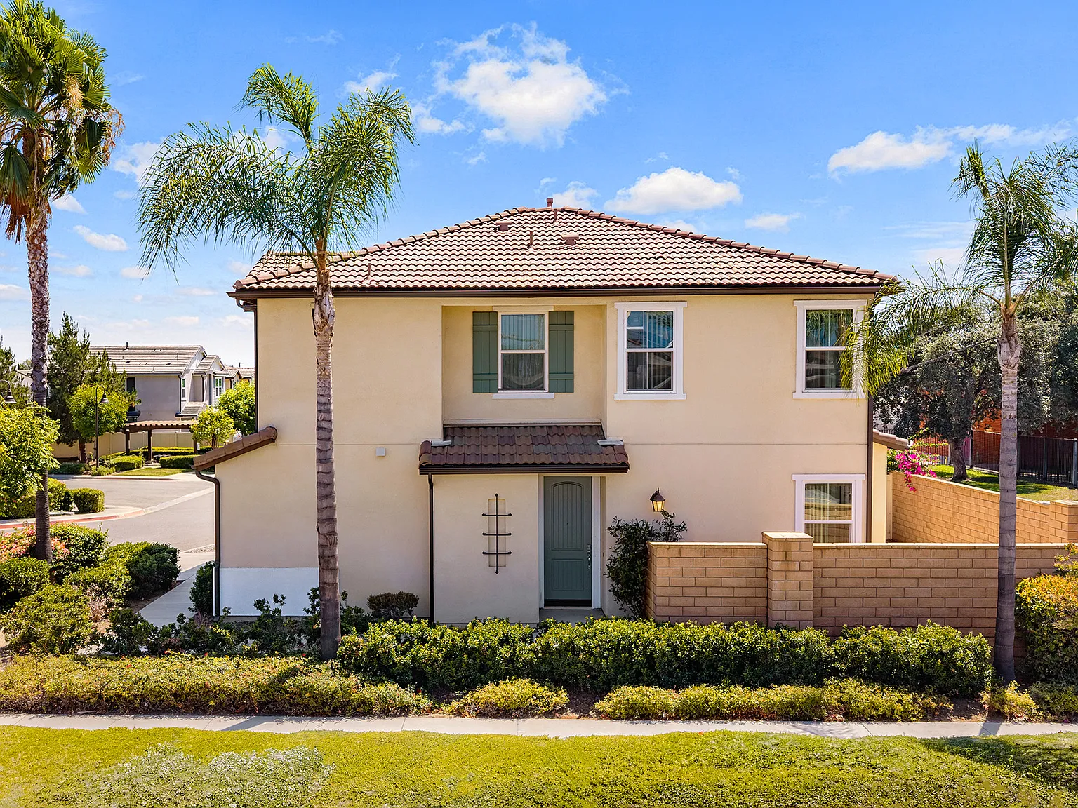 3 bed, 1935 sqft, $3,300 — Photo 4