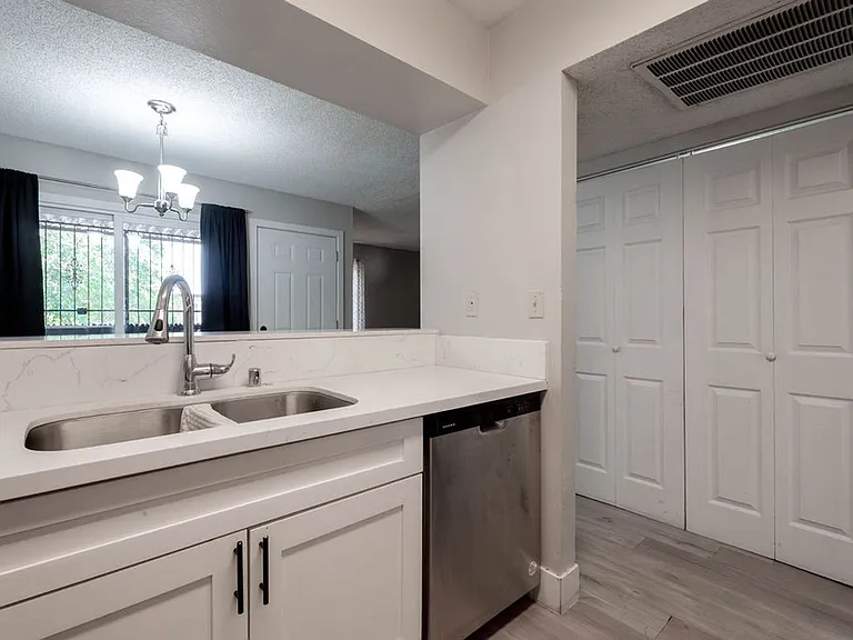 1501 Living Desert Dr #D — Photo 10