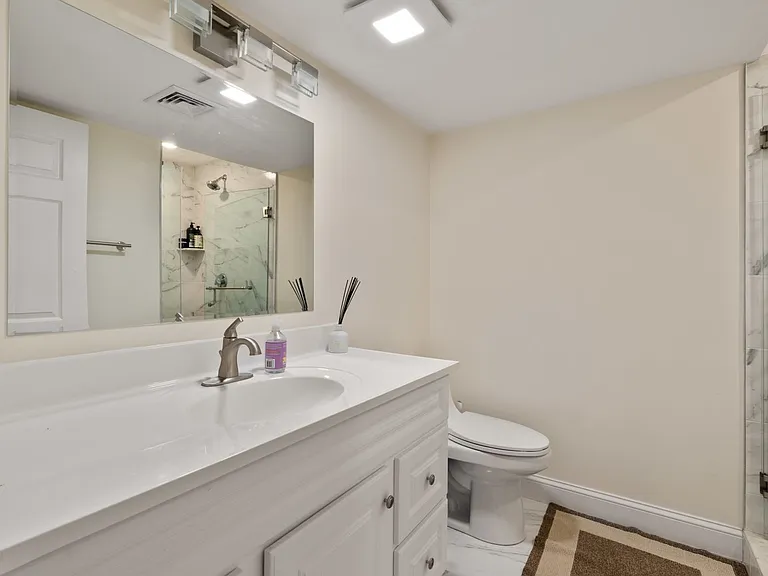583 Main St #583 — Photo 9