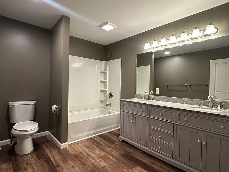 327 S 8th St #330 — Photo 26