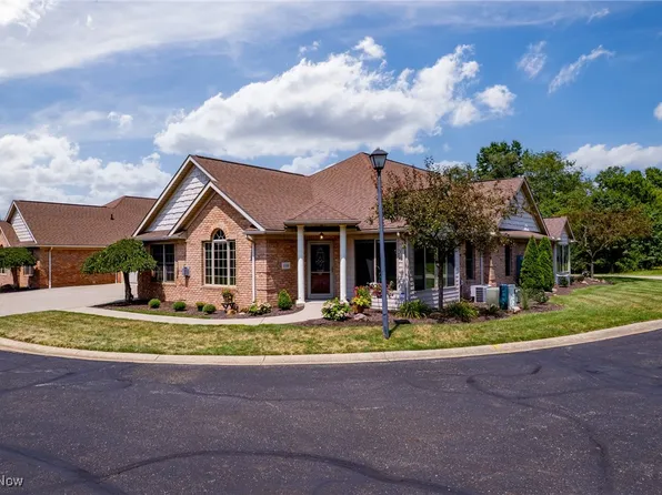 1135 Saint Abigail St SW, Hartville, OH 44632