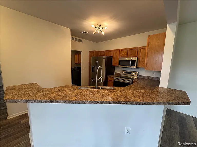 15441 Yale Dr — Photo 6