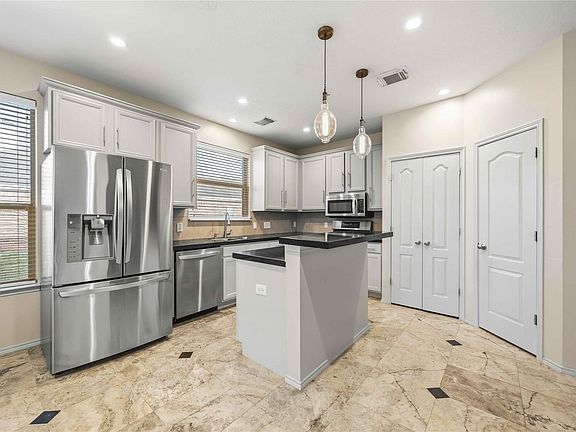 3rd image of 6422 Brazos Glen Ln