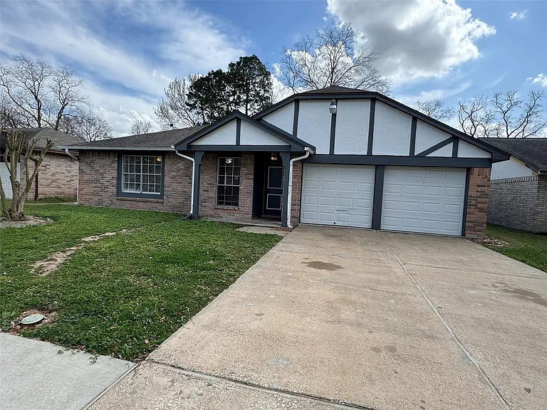 4703 Rivertree Ln — Photo 3