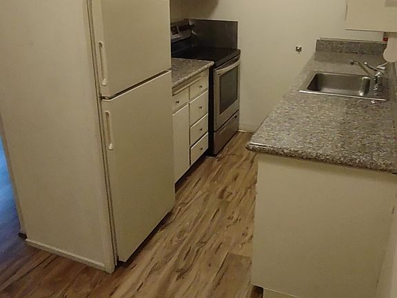 Kitchen & Dining area
