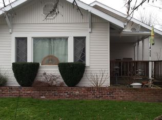 324 S Grape St, Medford, OR 97501