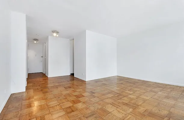 Rented by Akam Sales and Brokerage | media 4
