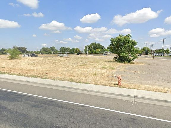 4th image of 2065 E Whitmore Ave