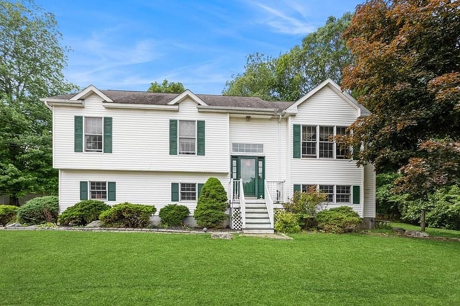 1st image of 12 Cedar Knoll Lane