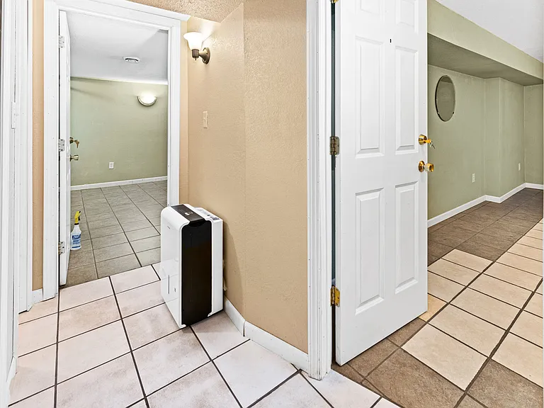 315 N 14th Ave E #1 — Photo 16