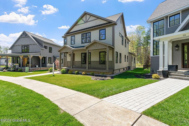 2nd image of 31 Oak Ridge Boulevard