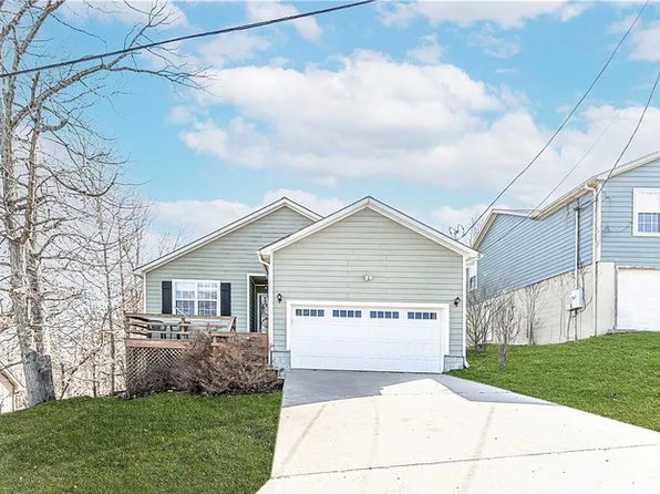 8004 Pine Ln, Rogers, AR 72756