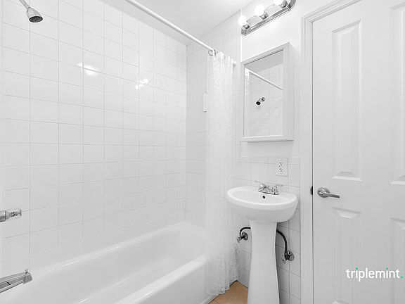 4th image of 9 E 17th St #3R