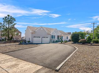 50 Yardarm Ct, Bayville, NJ 08721
